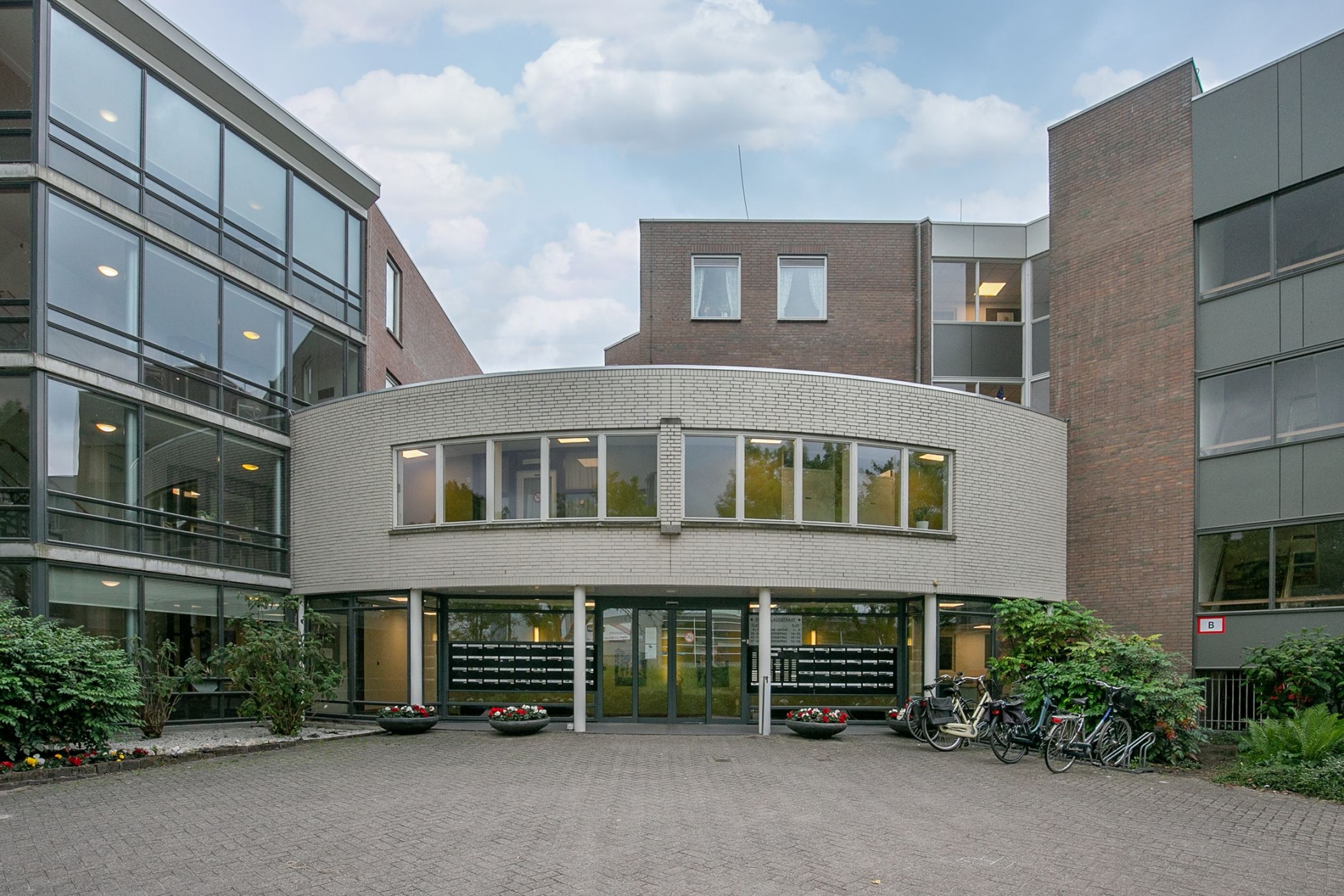 free-sector-houses for rent on Prins Clausstraat 54