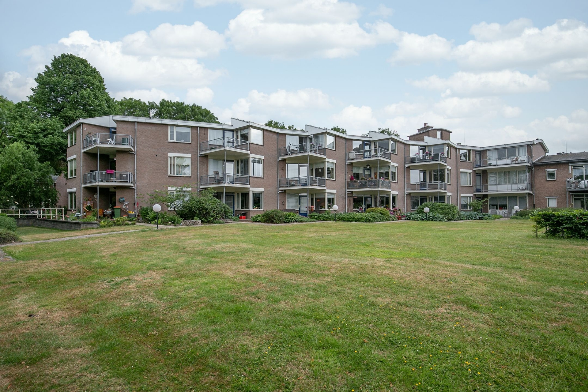 free-sector-houses for rent on Prins Bernhardstraat 1 F282